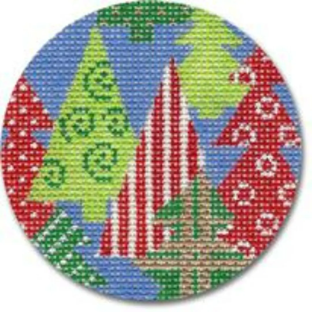 A cross stitch pattern with Christmas trees on a circle designed by Cecilia Ohm Eriksen.